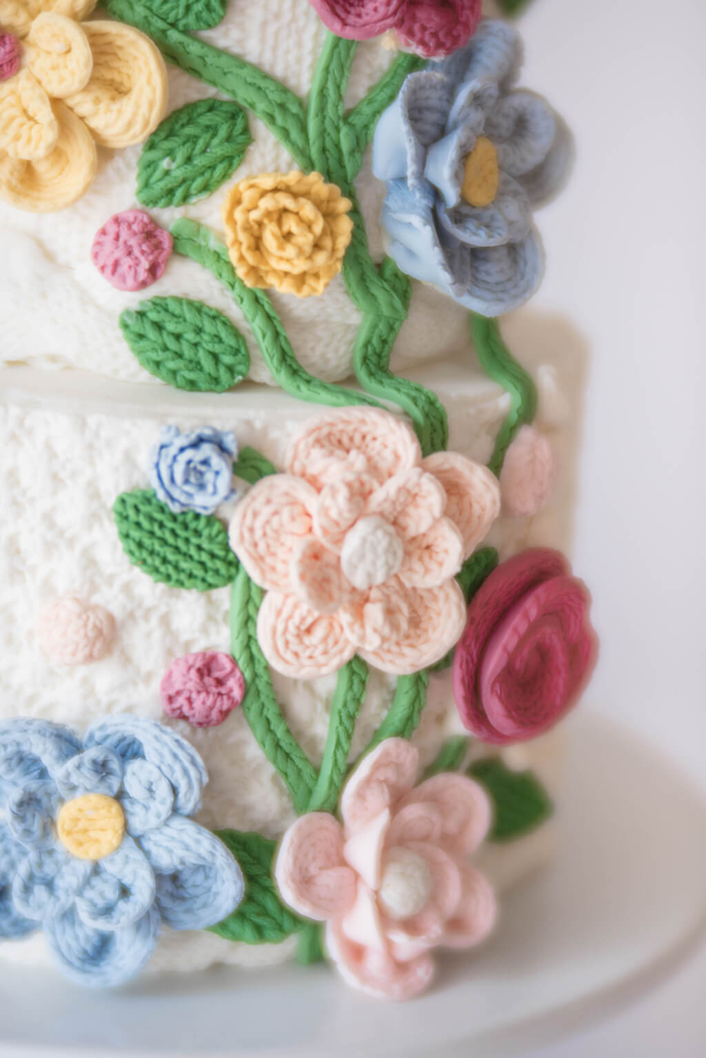 Tutorial: Knitted Flowers - American Cake Decorating