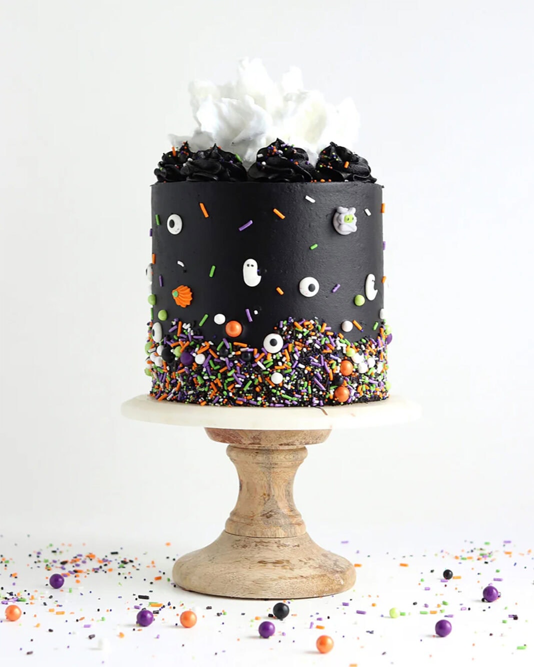 black halloween cake