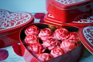 Mini Rose Cupcake Tutorial by Becky Beverly at Icing On Top - Becky’s Cakes