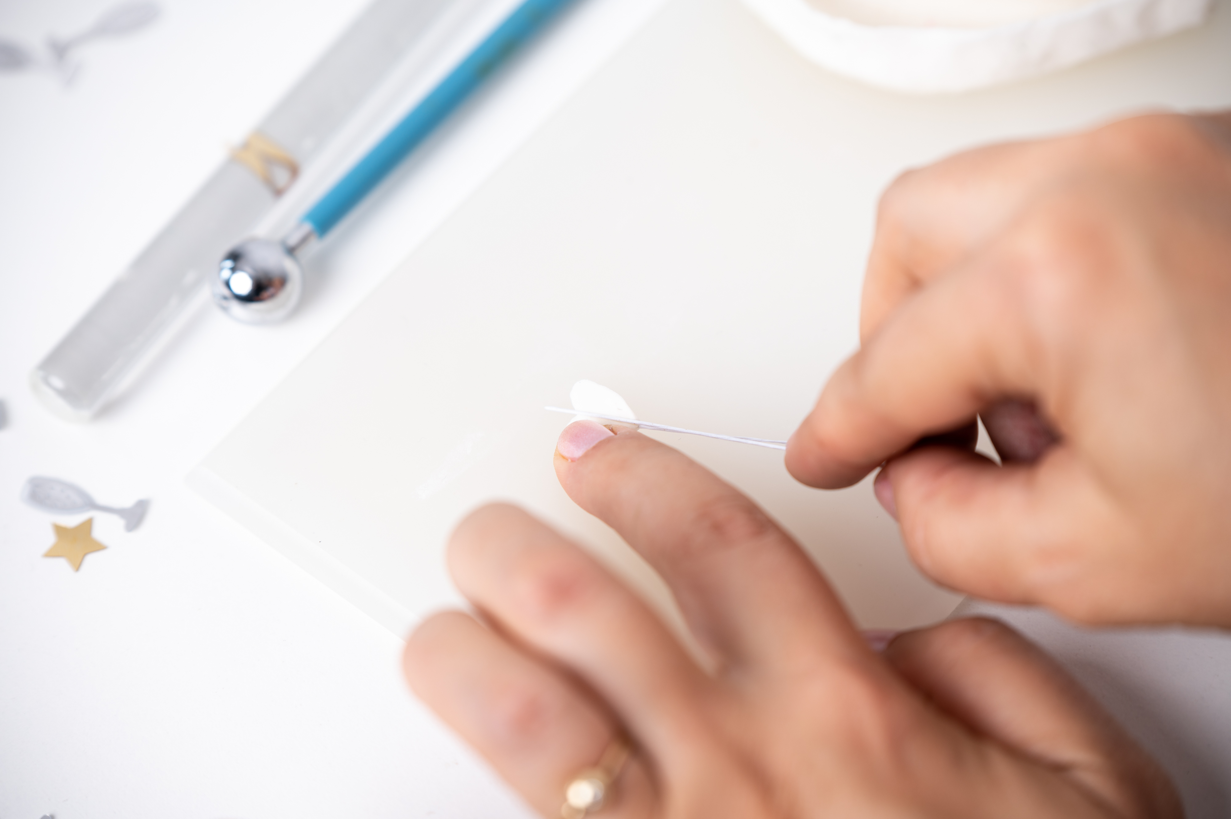heart-shaped gum paste clover step 4
