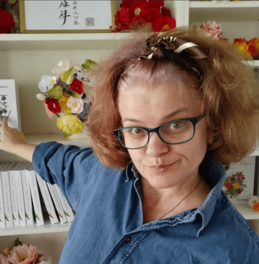 Petya Shmarova headshot