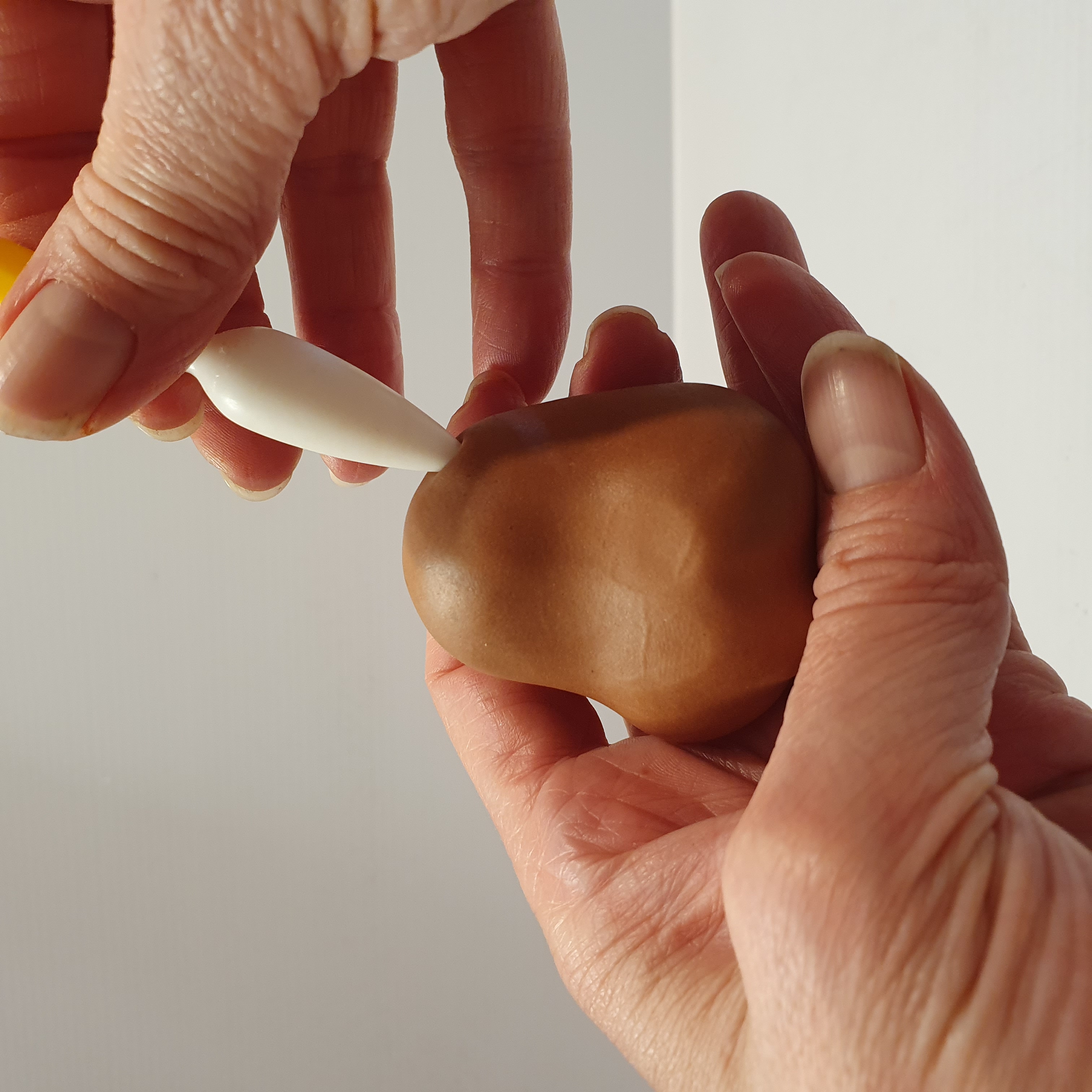 Roly Poly Easter Bunny Cake Topper Tutorial