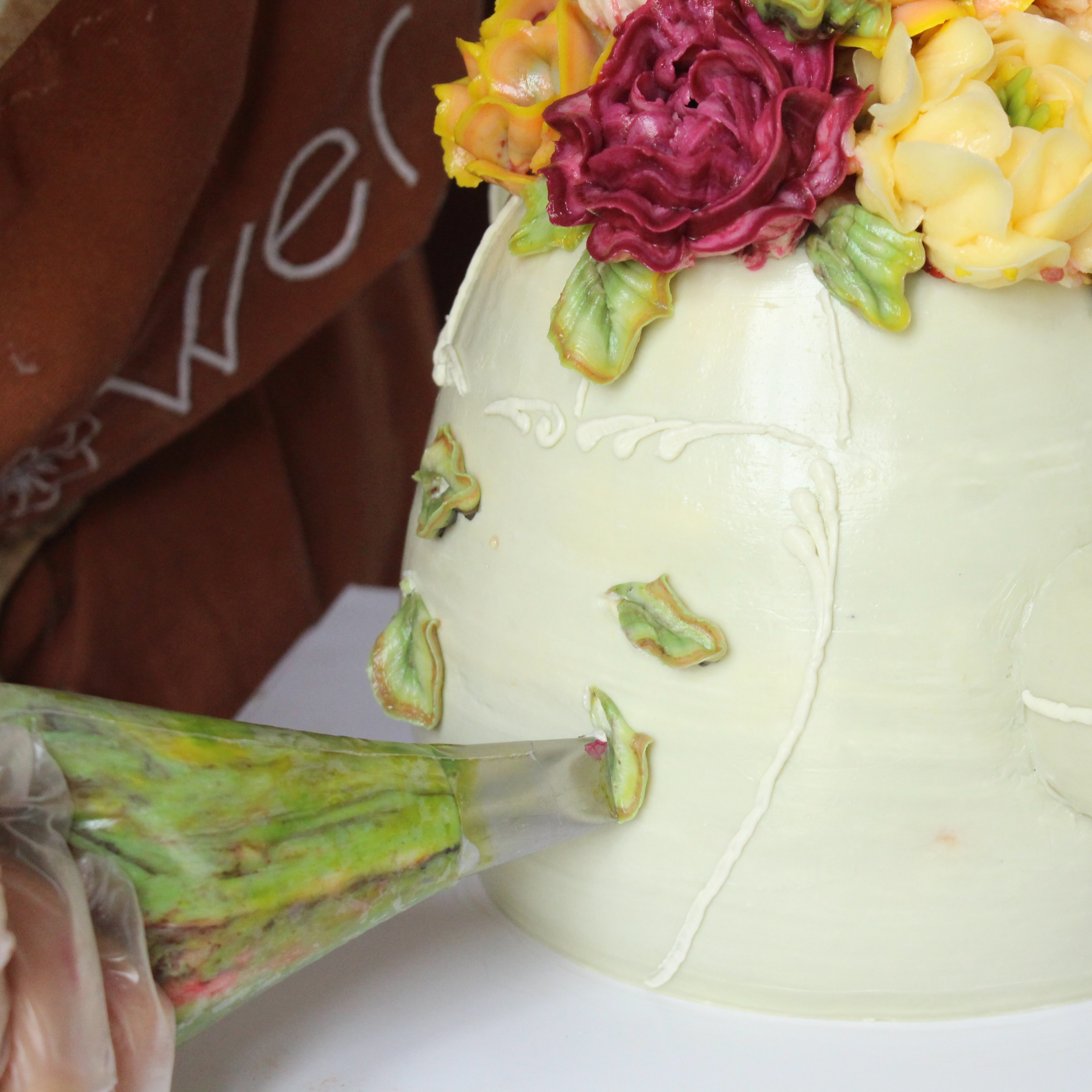 decorating buttercream teapot